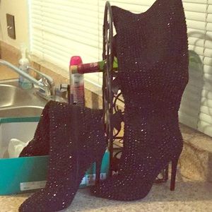 Make me an offer, must go Brand new Sparkle boots!